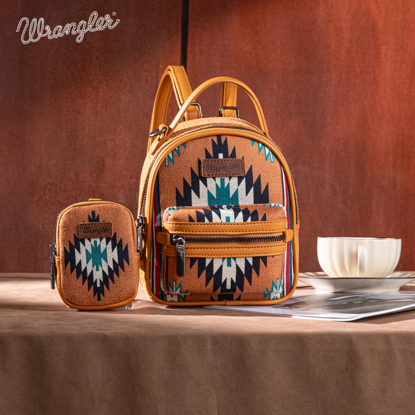 Bolso Mini Mochila Wrangler Mostaza Con Monedero WG174-8600OR