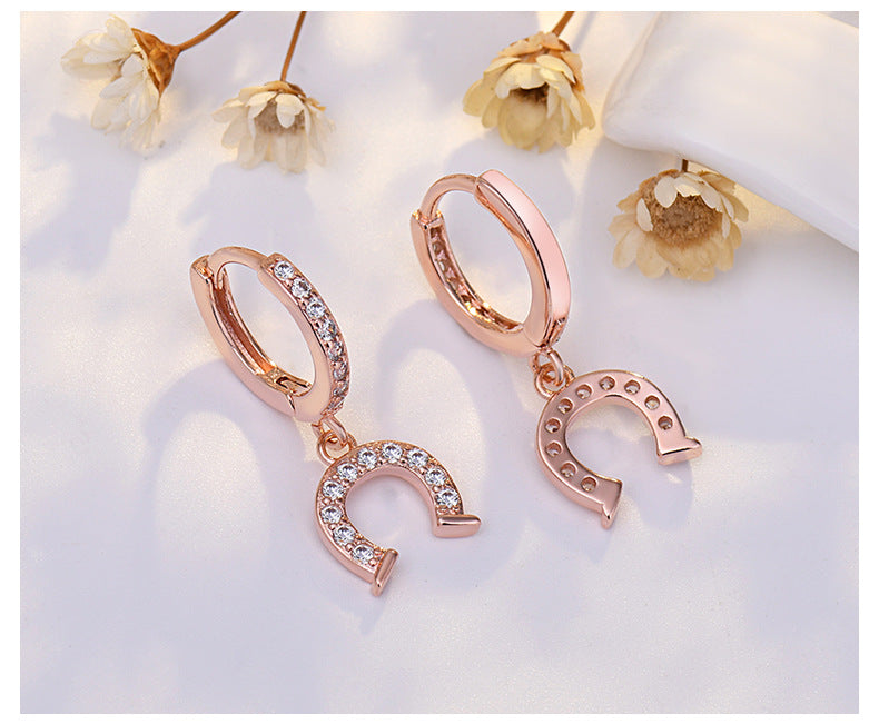 Aretes Huggie Herradura Colgantes Chapa de Oro 14 Kilates