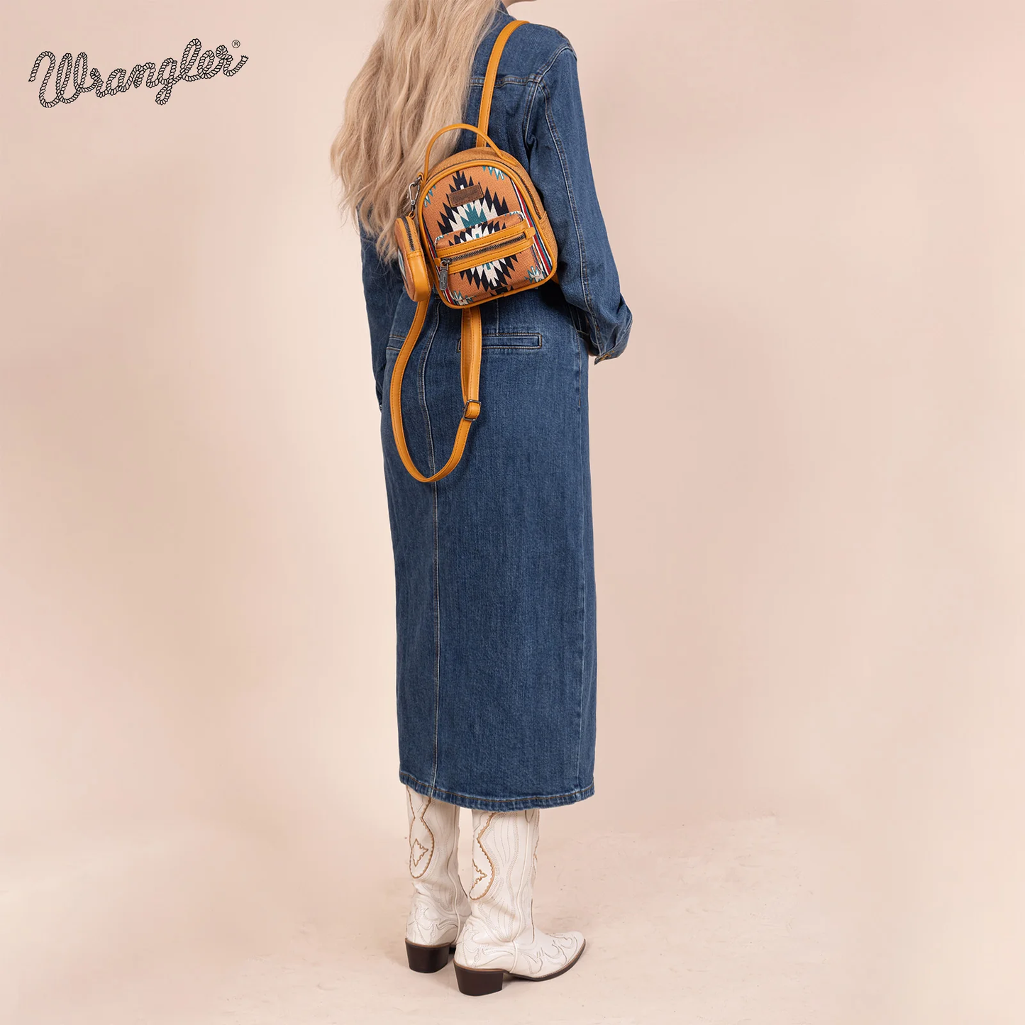 Bolso Mini Mochila Wrangler Mostaza Con Monedero WG174-8600OR