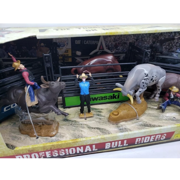 JUGUETE PBR RODEO CON JINETES Y TORO QUE REPARA ESCALA 1:43